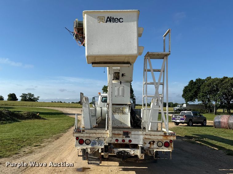 image for item EN0313 2007 Freightliner Business Class M2 bucket truck