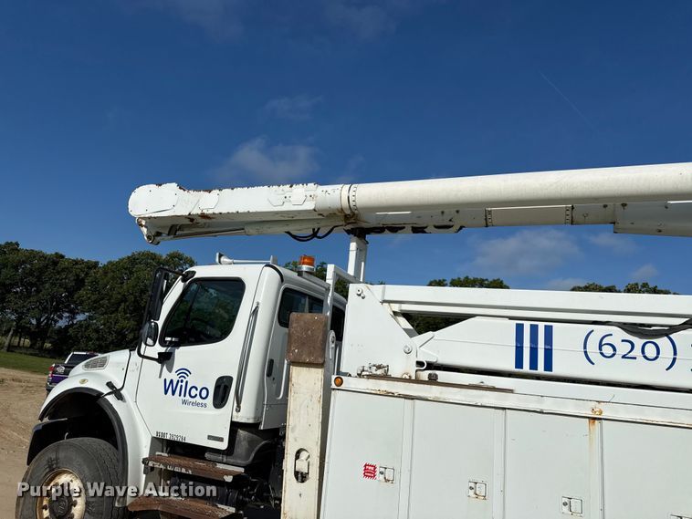 image for item EN0313 2007 Freightliner Business Class M2 bucket truck