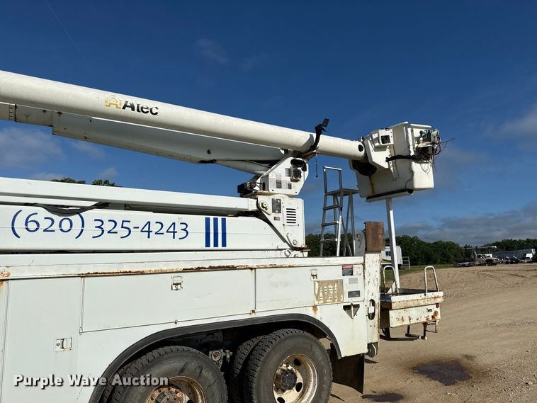 image for item EN0313 2007 Freightliner Business Class M2 bucket truck