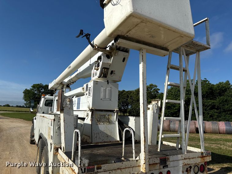 image for item EN0313 2007 Freightliner Business Class M2 bucket truck