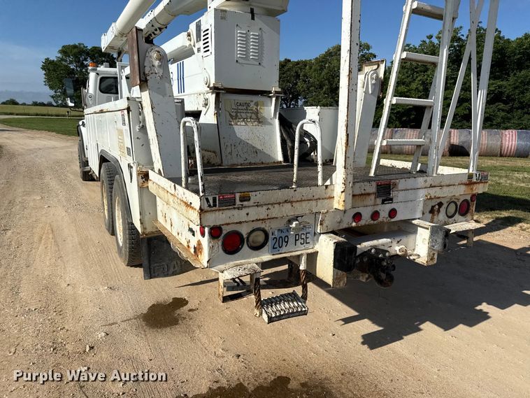 image for item EN0313 2007 Freightliner Business Class M2 bucket truck