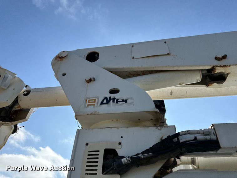 image for item EN0313 2007 Freightliner Business Class M2 bucket truck