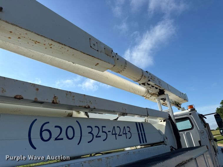 image for item EN0313 2007 Freightliner Business Class M2 bucket truck