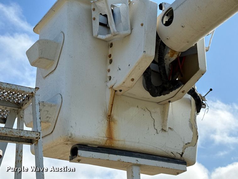 image for item EN0313 2007 Freightliner Business Class M2 bucket truck