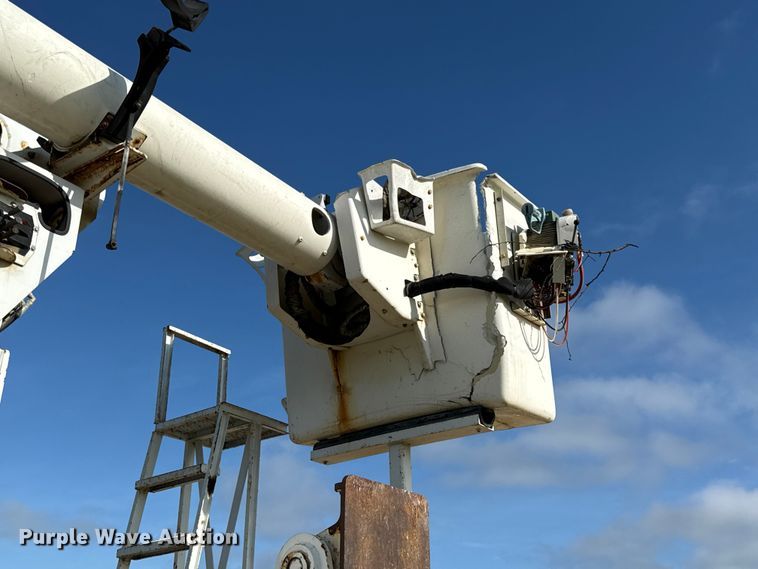 image for item EN0313 2007 Freightliner Business Class M2 bucket truck