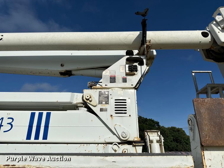 image for item EN0313 2007 Freightliner Business Class M2 bucket truck