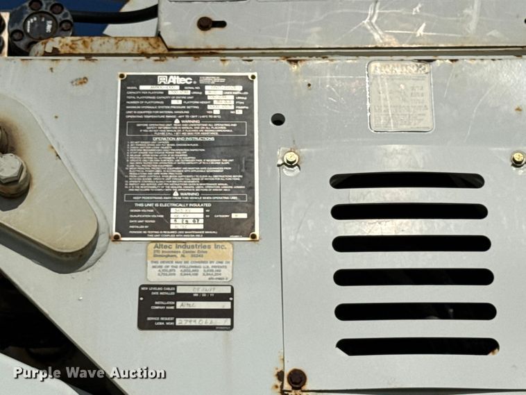 image for item EN0313 2007 Freightliner Business Class M2 bucket truck