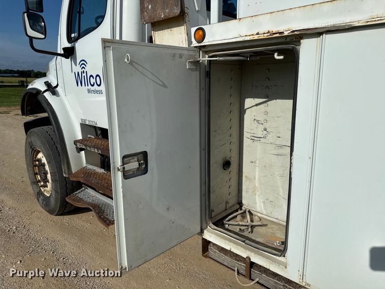 image for item EN0313 2007 Freightliner Business Class M2 bucket truck
