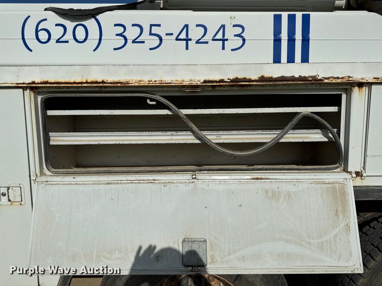 image for item EN0313 2007 Freightliner Business Class M2 bucket truck
