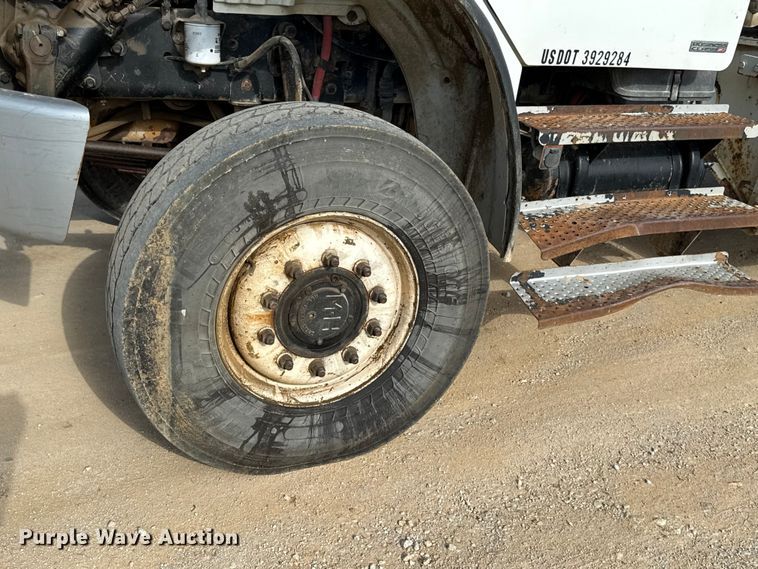 image for item EN0313 2007 Freightliner Business Class M2 bucket truck
