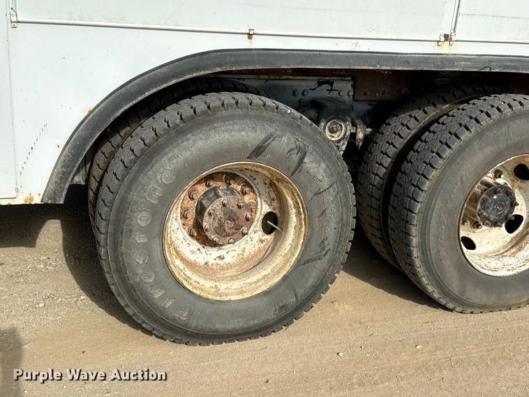 image for item EN0313 2007 Freightliner Business Class M2 bucket truck