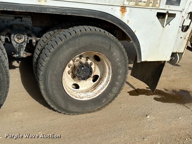 image for item EN0313 2007 Freightliner Business Class M2 bucket truck