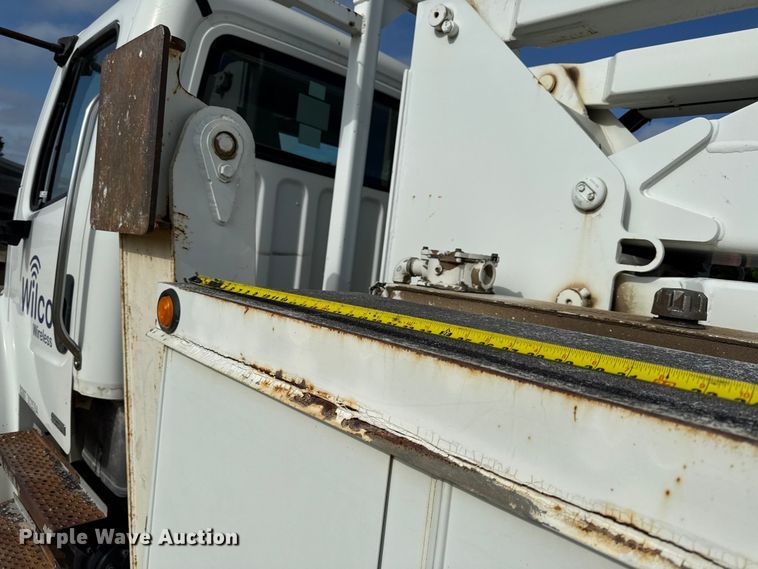 image for item EN0313 2007 Freightliner Business Class M2 bucket truck