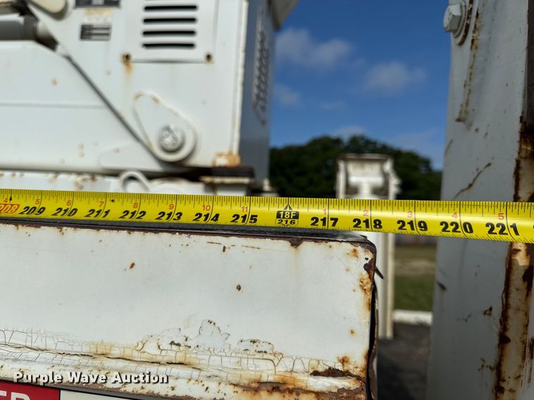 image for item EN0313 2007 Freightliner Business Class M2 bucket truck