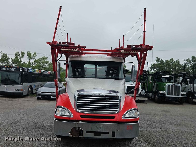 image for item EO7376 2004 Freightliner Columbia car carrier truck