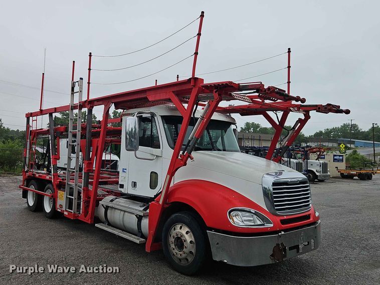 image for item EO7376 2004 Freightliner Columbia car carrier truck