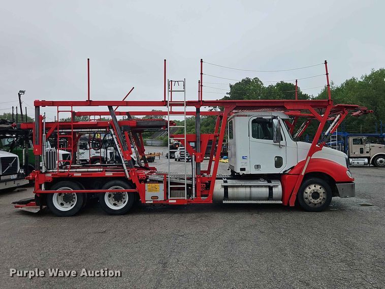 image for item EO7376 2004 Freightliner Columbia car carrier truck