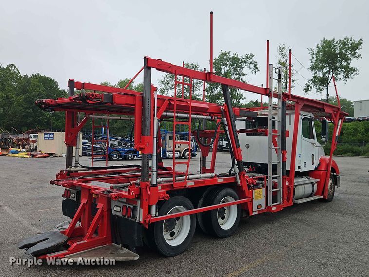 image for item EO7376 2004 Freightliner Columbia car carrier truck