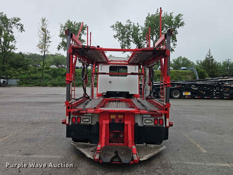 image for item EO7376 2004 Freightliner Columbia car carrier truck