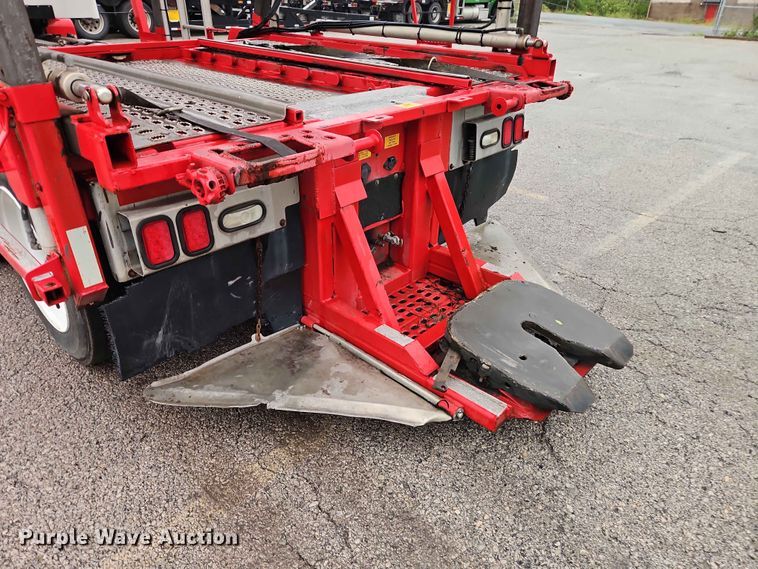 image for item EO7376 2004 Freightliner Columbia car carrier truck