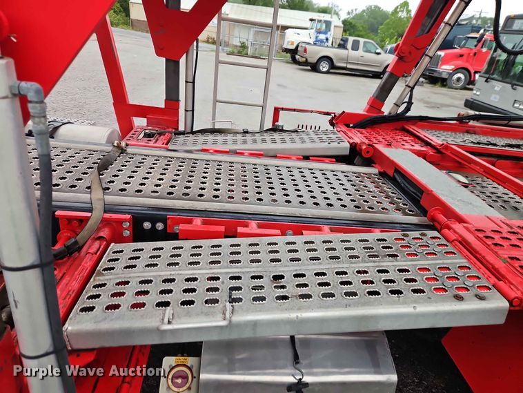 image for item EO7376 2004 Freightliner Columbia car carrier truck