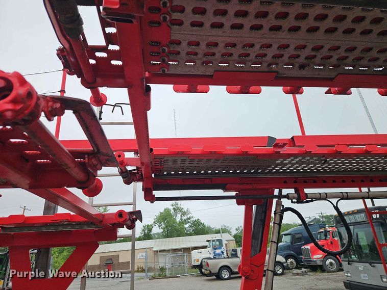 image for item EO7376 2004 Freightliner Columbia car carrier truck