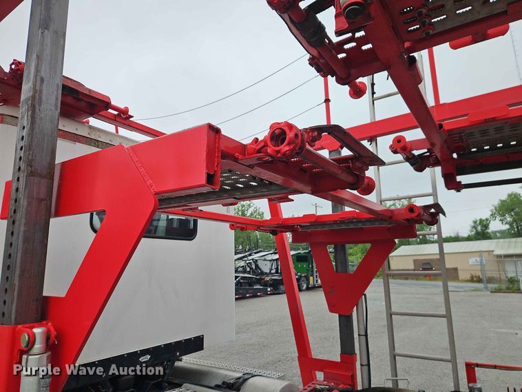 image for item EO7376 2004 Freightliner Columbia car carrier truck