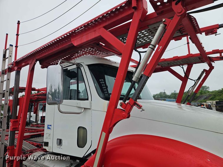 image for item EO7376 2004 Freightliner Columbia car carrier truck