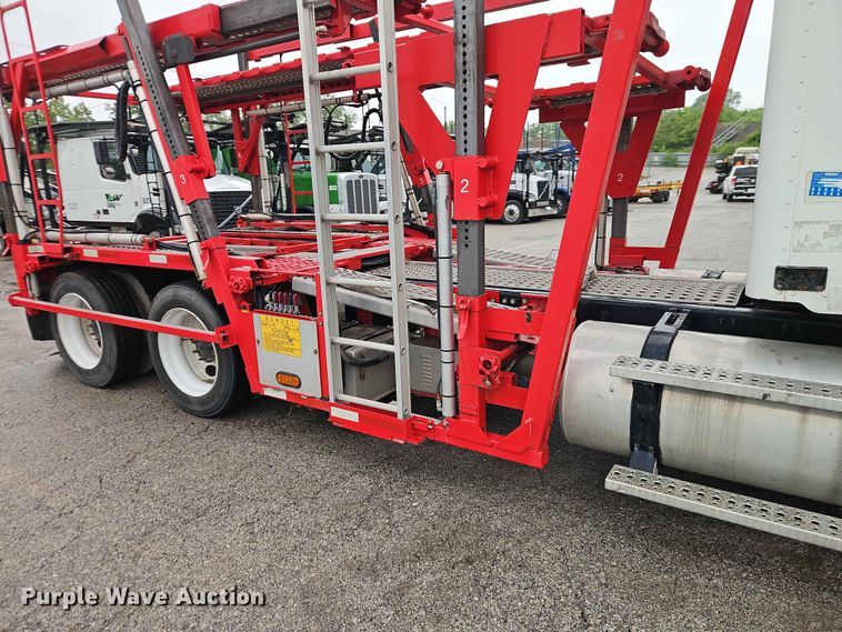 image for item EO7376 2004 Freightliner Columbia car carrier truck