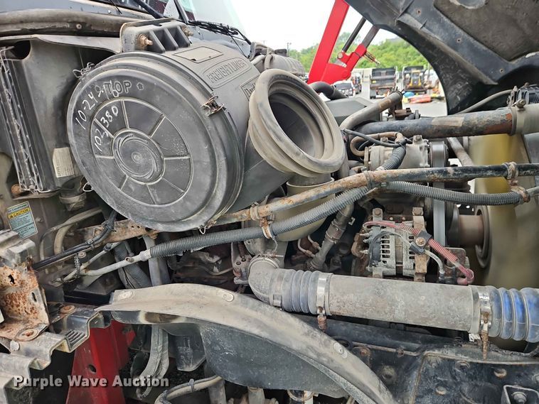 image for item EO7376 2004 Freightliner Columbia car carrier truck