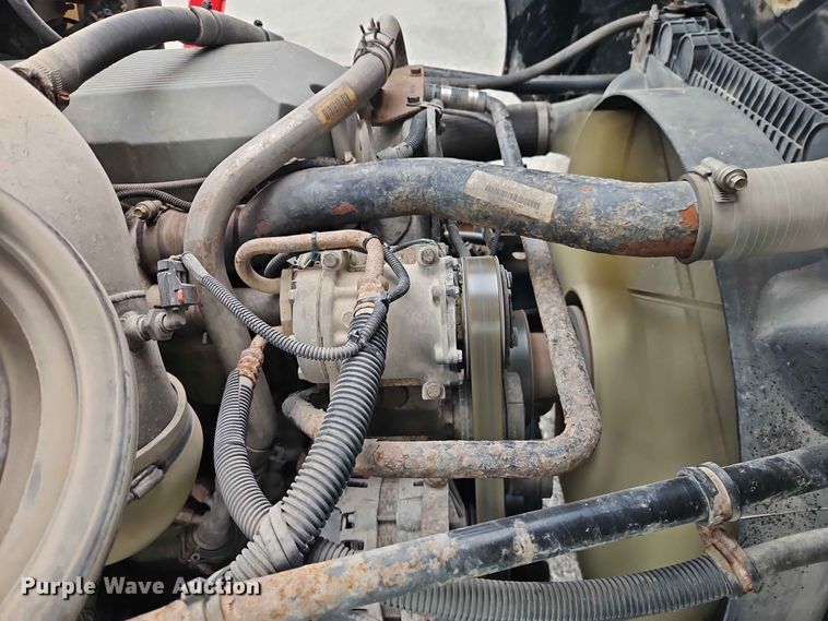 image for item EO7376 2004 Freightliner Columbia car carrier truck