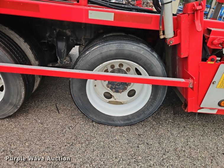 image for item EO7376 2004 Freightliner Columbia car carrier truck