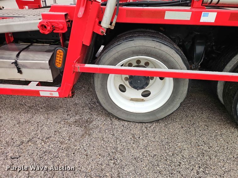 image for item EO7376 2004 Freightliner Columbia car carrier truck