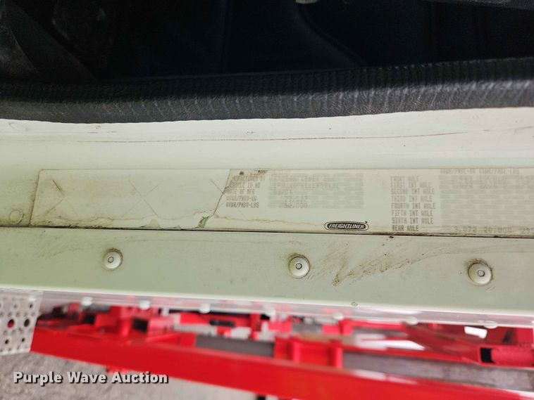 image for item EO7376 2004 Freightliner Columbia car carrier truck