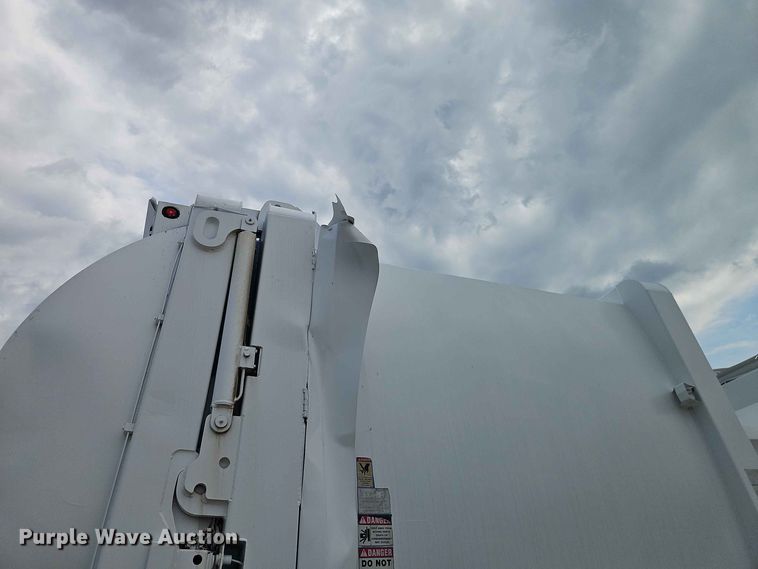 image for item EO8507 2013 Crane Carrier Low Entry refuse truck