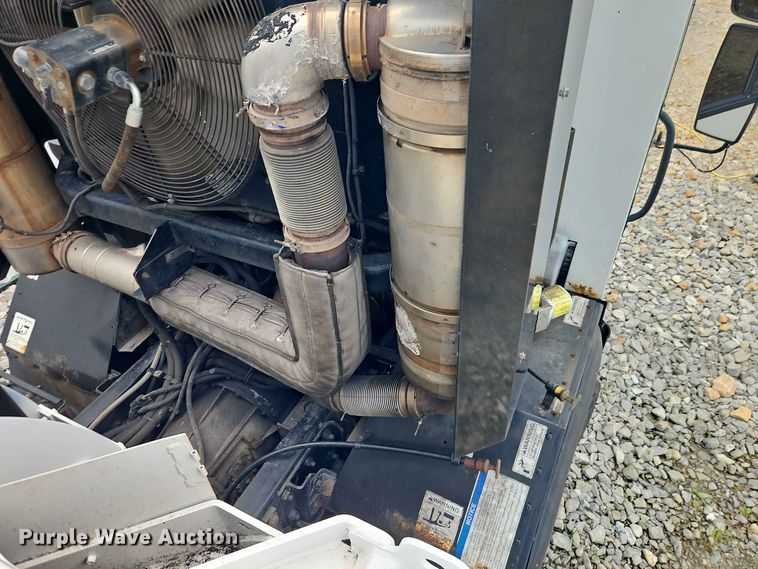 image for item EO8507 2013 Crane Carrier Low Entry refuse truck