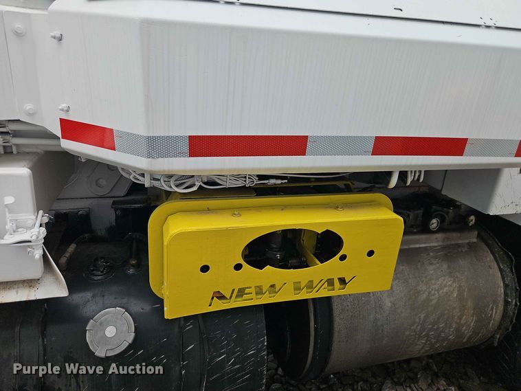 image for item EO8507 2013 Crane Carrier Low Entry refuse truck