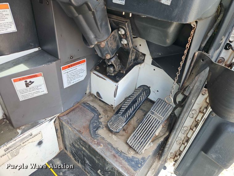 image for item EO8507 2013 Crane Carrier Low Entry refuse truck