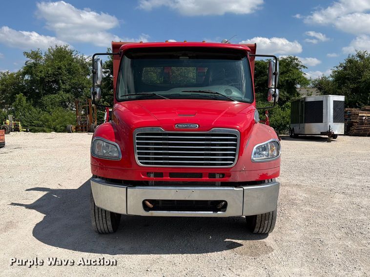 image for item EO8612 2018 Freightliner Business Class M2 flatbed truck