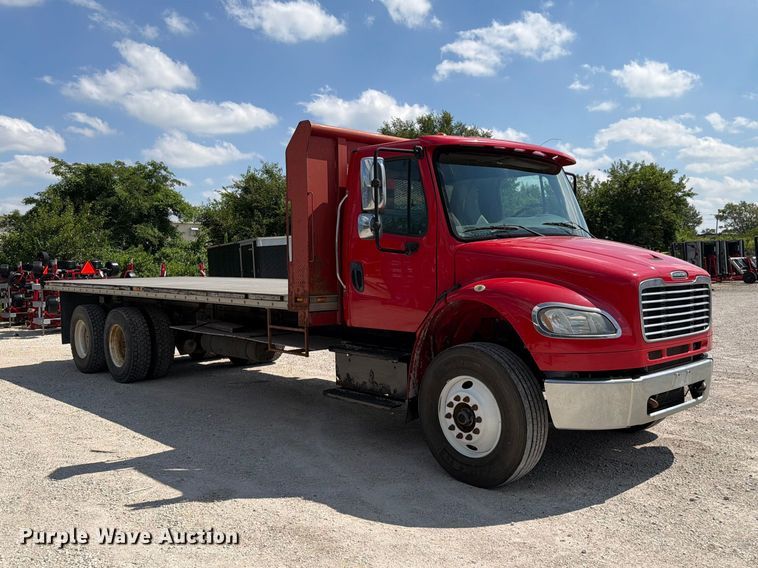 image for item EO8612 2018 Freightliner Business Class M2 flatbed truck