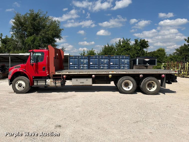 image for item EO8612 2018 Freightliner Business Class M2 flatbed truck