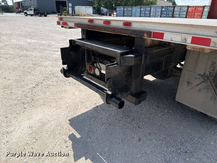 image for item EO8612 2018 Freightliner Business Class M2 flatbed truck
