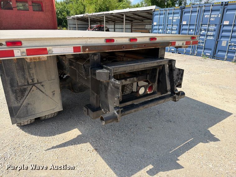 image for item EO8612 2018 Freightliner Business Class M2 flatbed truck