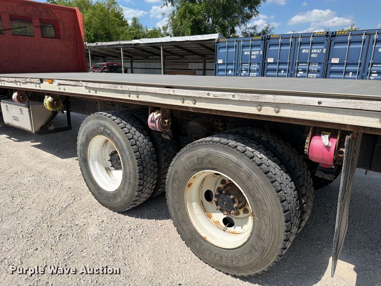 image for item EO8612 2018 Freightliner Business Class M2 flatbed truck