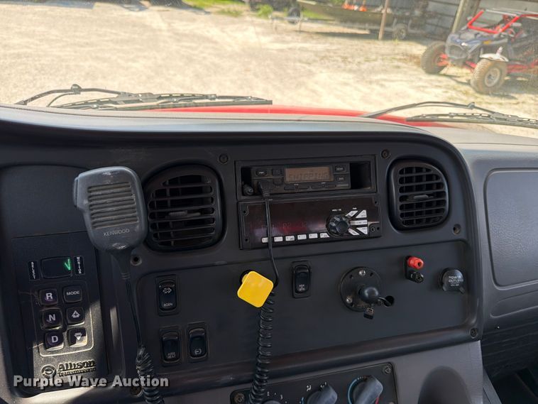image for item EO8612 2018 Freightliner Business Class M2 flatbed truck