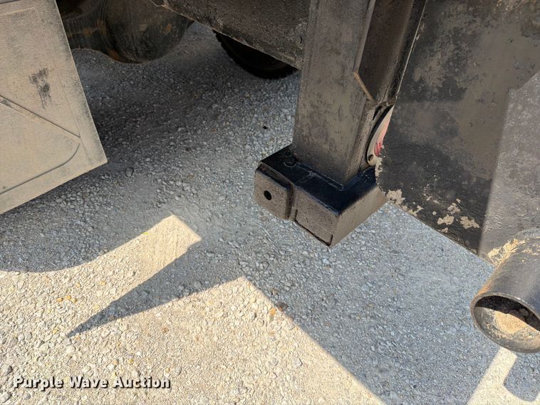 image for item EO8612 2018 Freightliner Business Class M2 flatbed truck