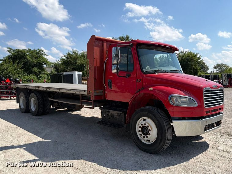 image for item EO8613 2017 Freightliner Business Class M2 flatbed truck