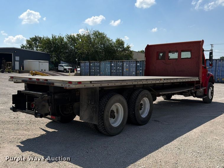 image for item EO8613 2017 Freightliner Business Class M2 flatbed truck