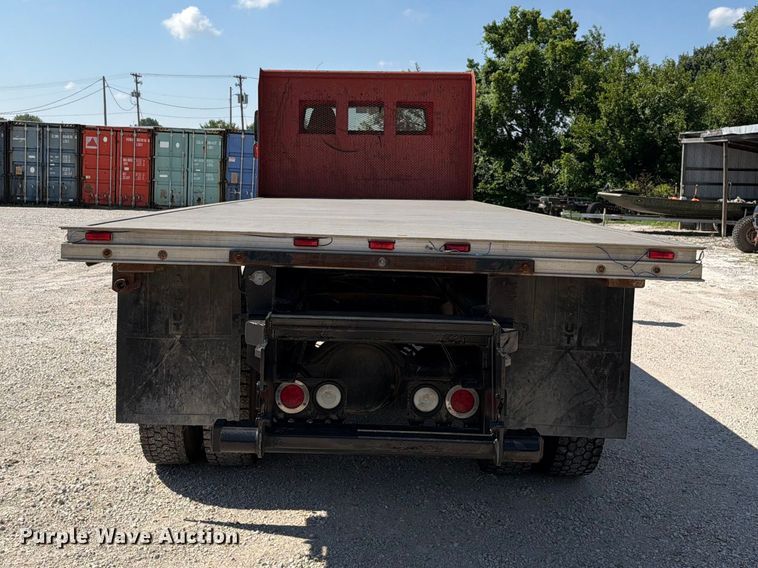 image for item EO8613 2017 Freightliner Business Class M2 flatbed truck