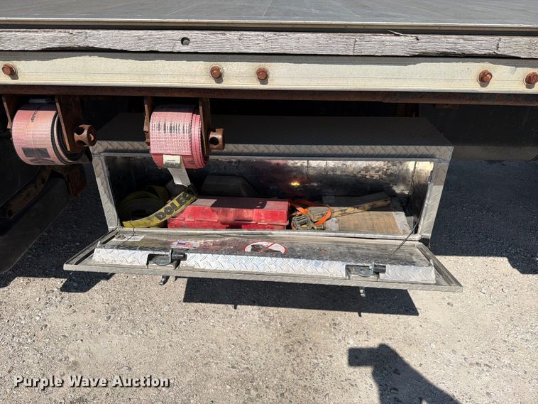 image for item EO8613 2017 Freightliner Business Class M2 flatbed truck